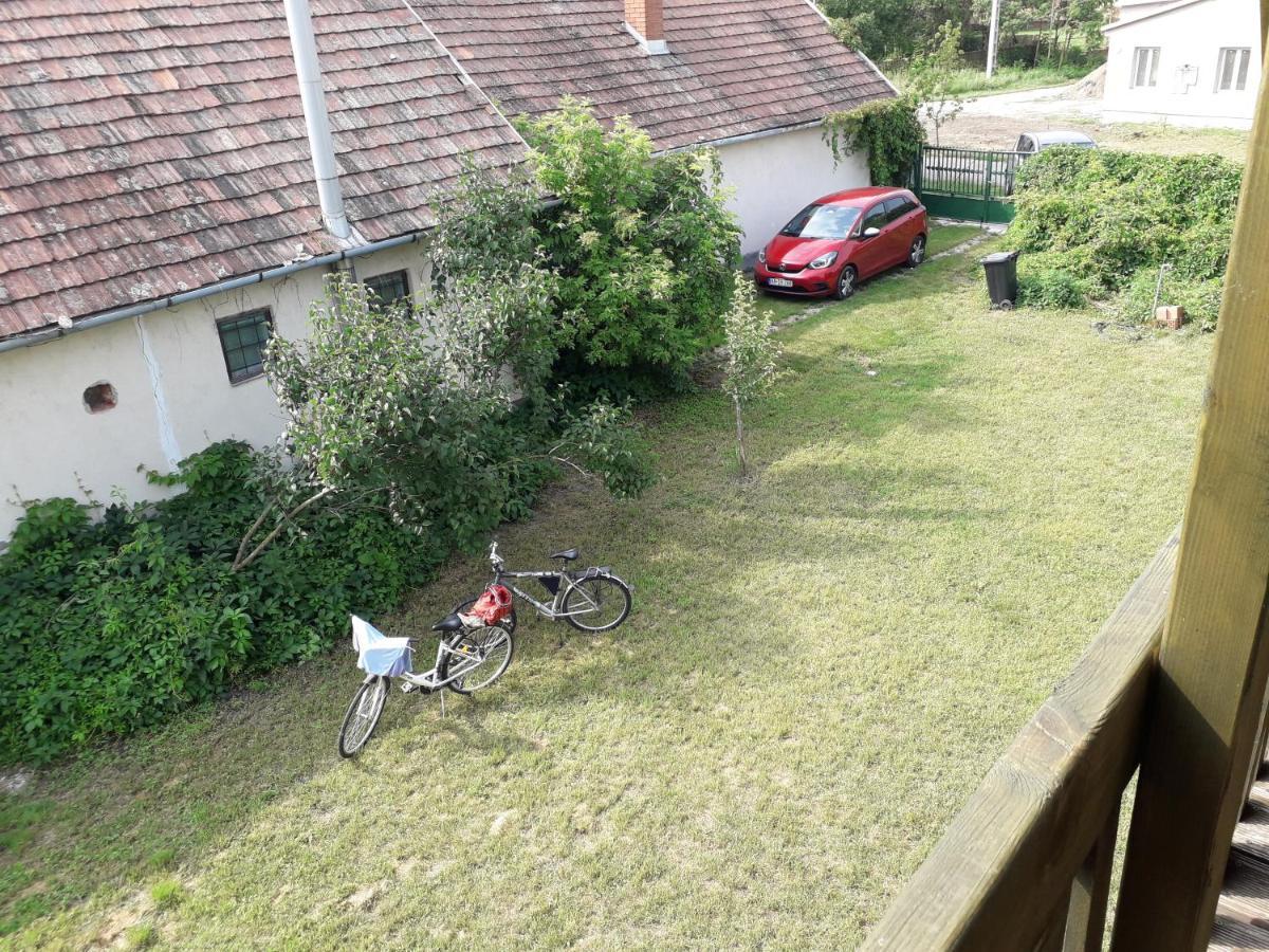 Joevo Het Pihenohaz Villa Poroszlo Luaran gambar